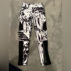 Mono B Patterned Mesh Legging